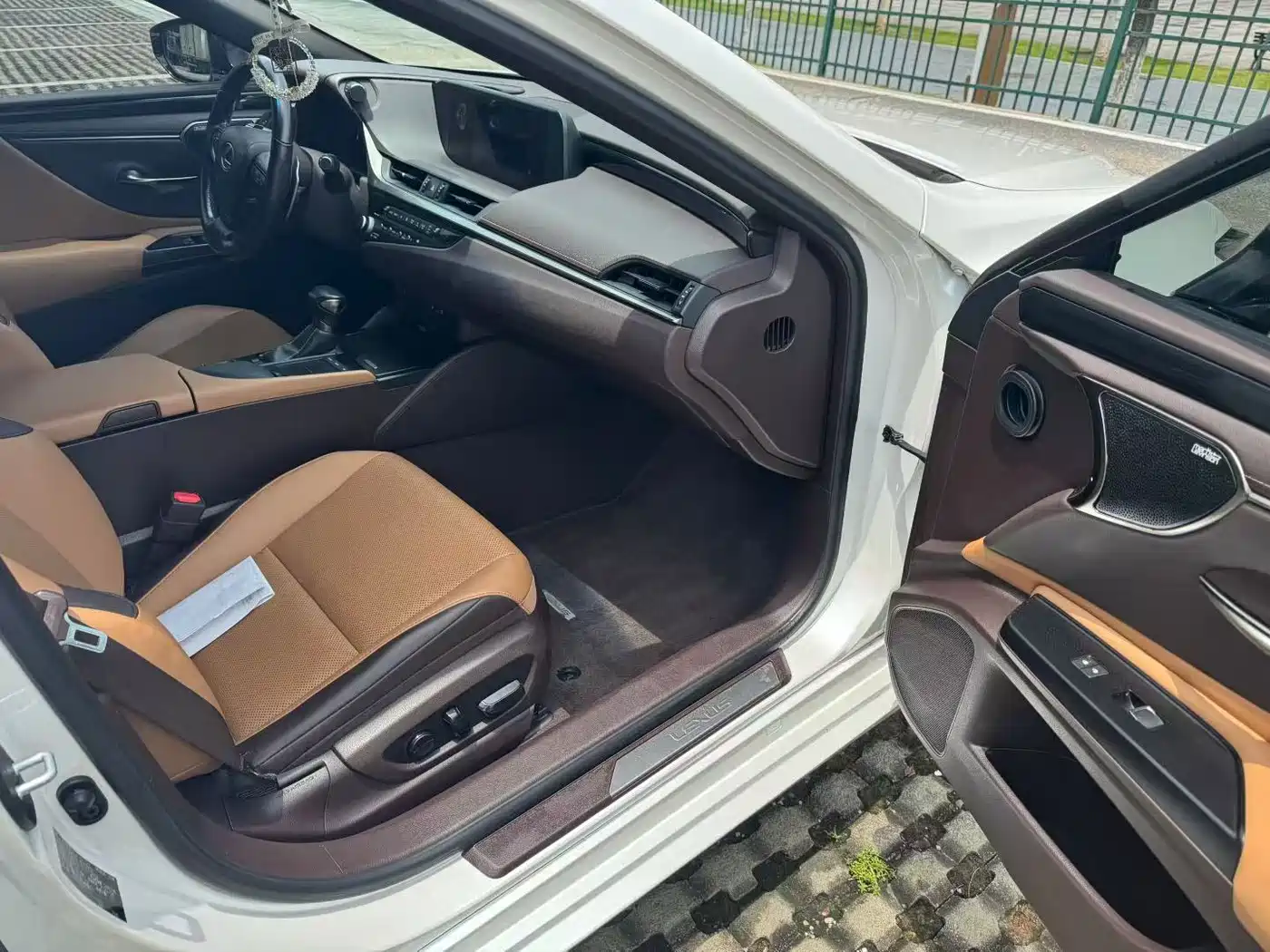 Фото 5 - Lexus ES