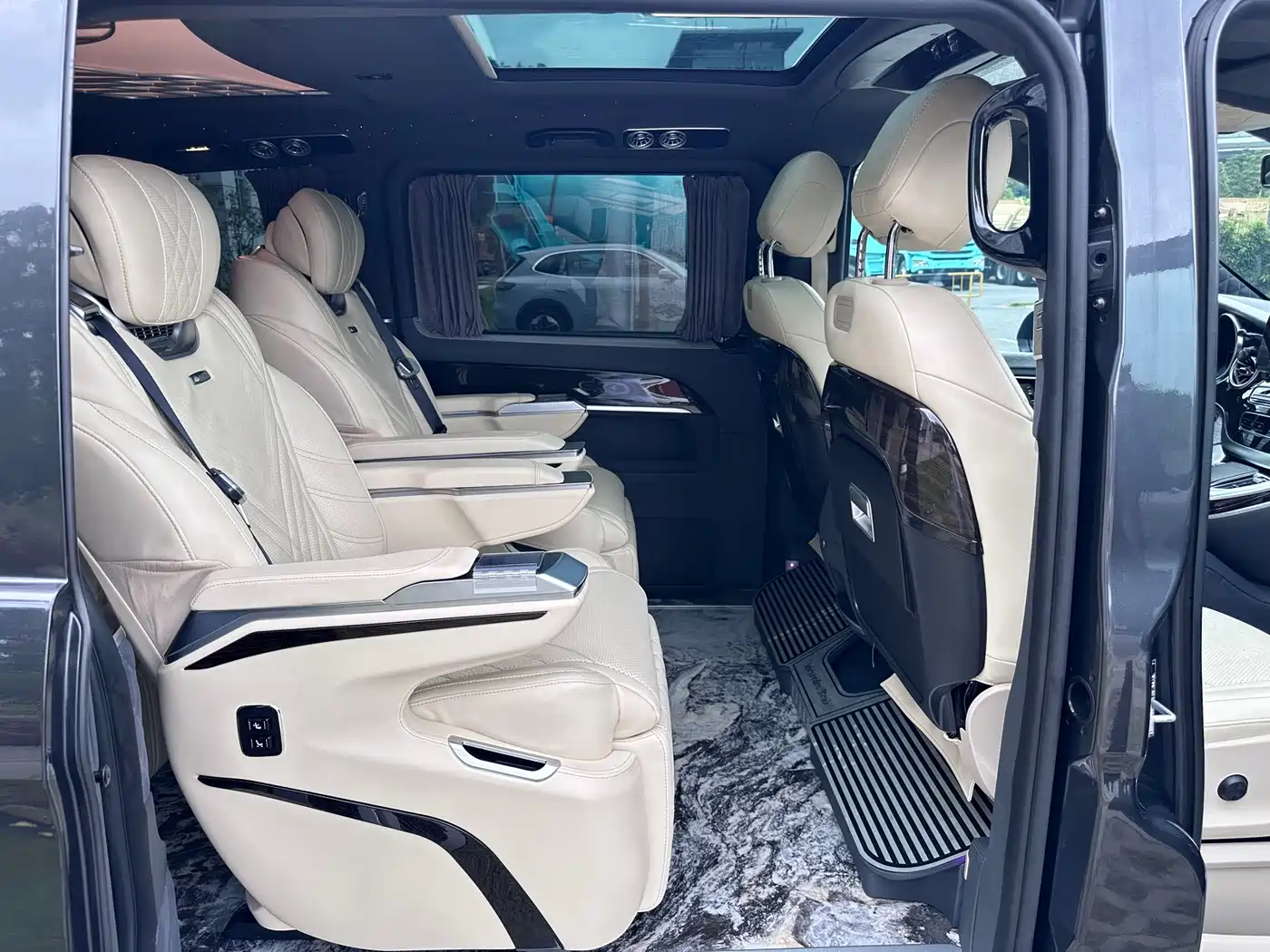 Mercedes-Benz V-Class 2021 V 260 Pilot Edition фото 11