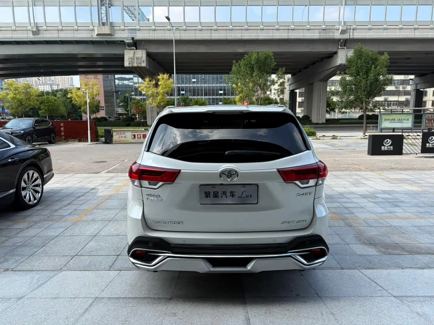 Фото 8 - Toyota Highlander