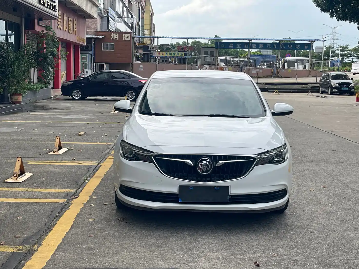 Photo 2 - Buick Excelle