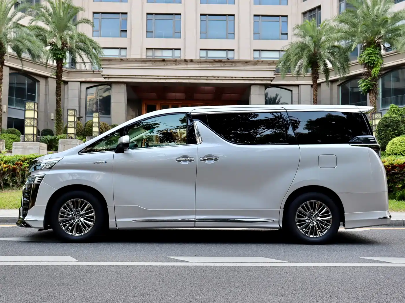 Toyota Vellfire 2020 2019 Hybrid 2.5L HV Premium Edition