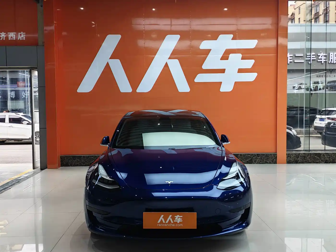 Фото 2 - Tesla Model 3