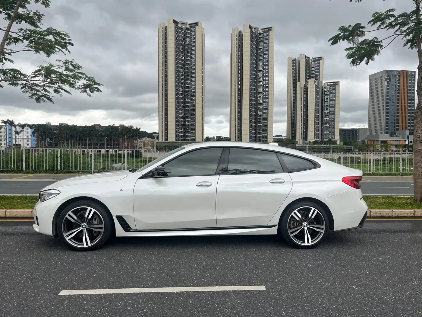 BMW 6 Series GT 2018 640i xDrive M Sport Package фото 4