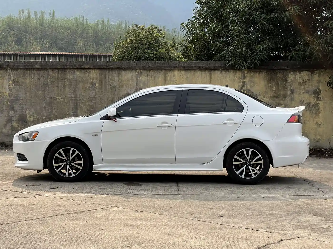 Mitsubishi Lancer EX 2013 ZhiShang Edition 1.8L Manual Luxury фото 6
