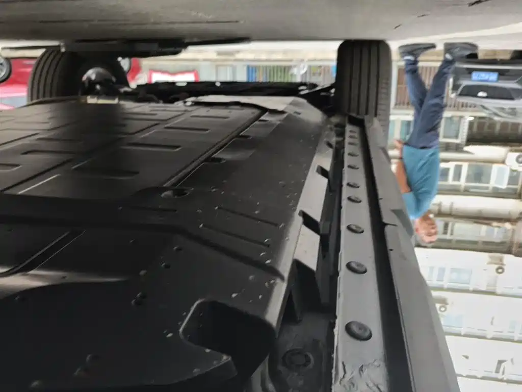 Haval Meng Long NEV 2026 Hi4 102 Premium фото 18