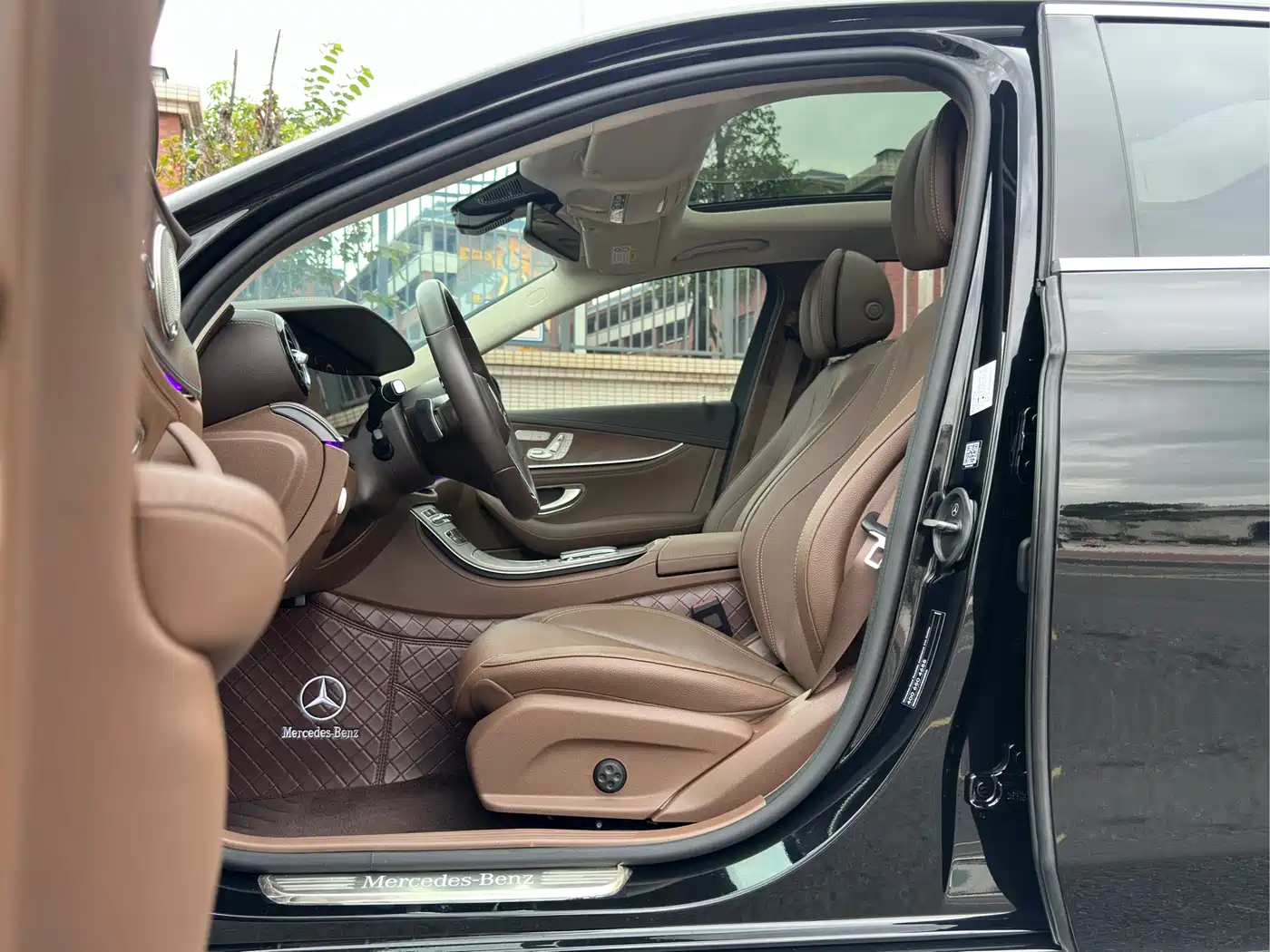 Mercedes-Benz E-Class 2023 E 300 L Fashion фото 9