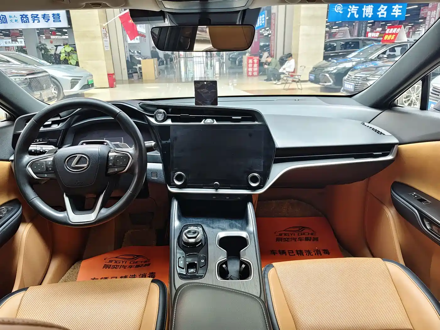 Lexus RZ 2023 450e 4WD Deluxe фото 17