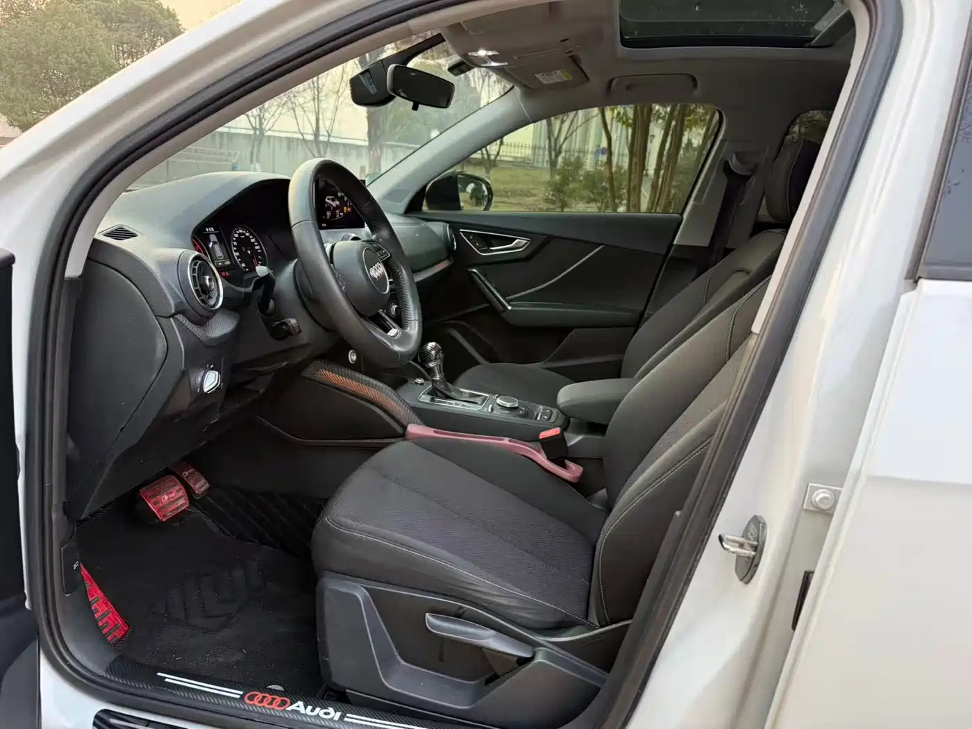 Audi Q2L 2018 35 TFSI Launch Exclusive Edition China VI фото 4