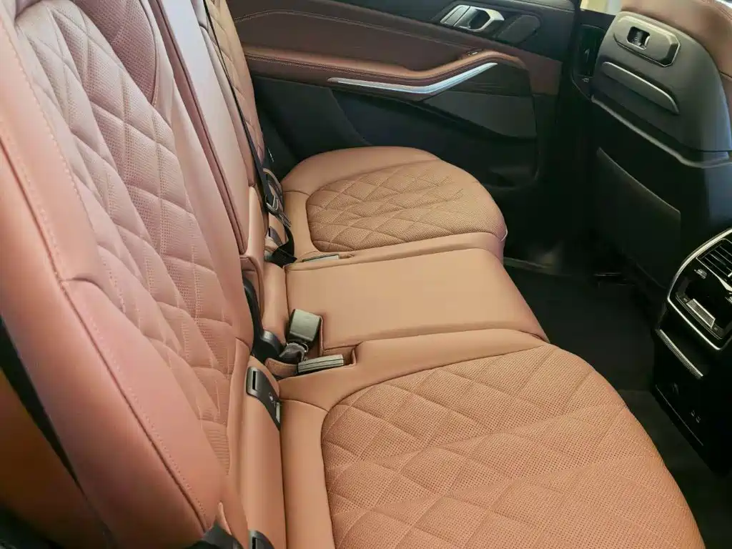 BMW X7 2025 2024 xDrive40i Leading Luxury Package