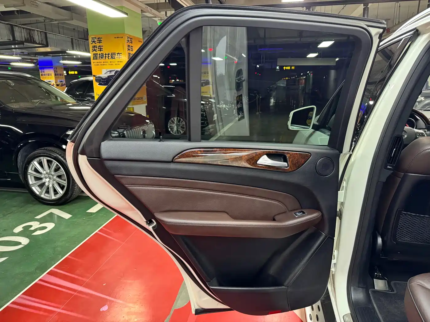Mercedes-Benz M-Class 2012 Model ML 350 Luxury фото 36