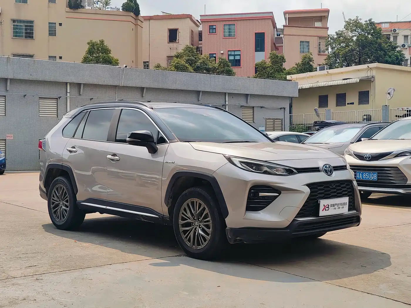 Toyota Wildlander 2023 Hybrid 2.5L E-CVT AWD Premium Edition фото 3