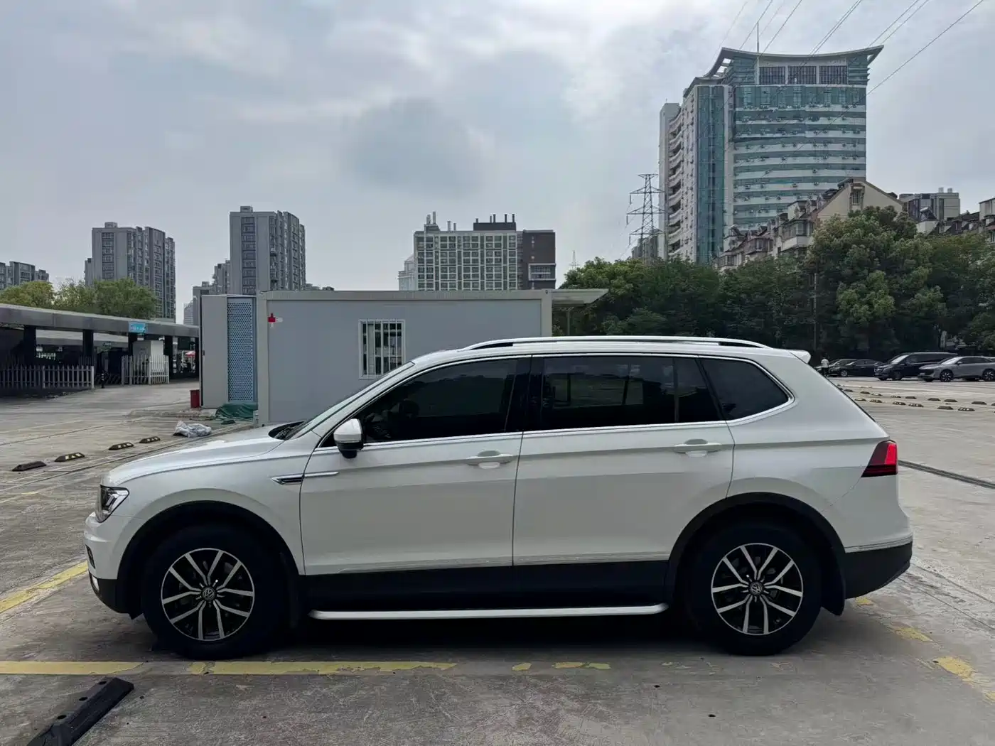 Volkswagen Tiguan L 2017 330TSI Automatic 2WD Luxury Edition фото 4