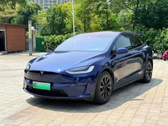 TESLA MODEL X