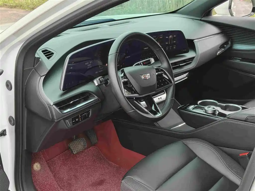 Cadillac GT4 2023 25T Trend Edition фото 4