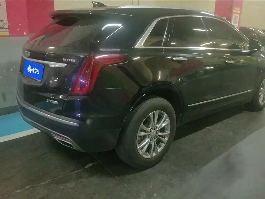 CADILLAC XT5