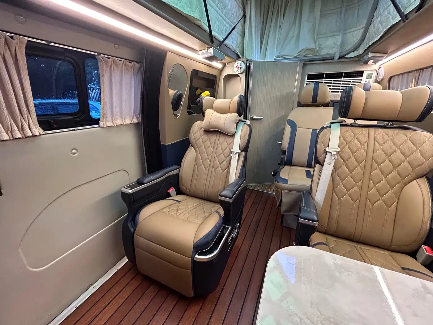 Ford Transit 2023 2022 2.0T Gasoline Automatic Multi-purpose Commercial Vehicle Medium Wheelbase Low Roof Dual-opening Tailgate China VI