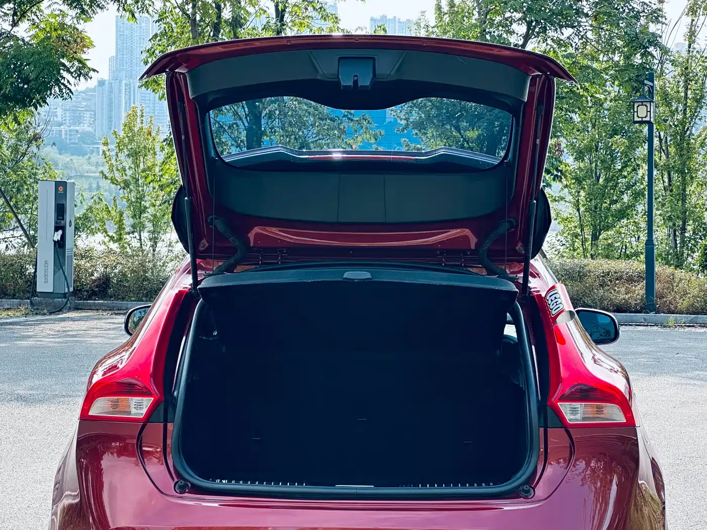 Photo 8 - Volvo V40