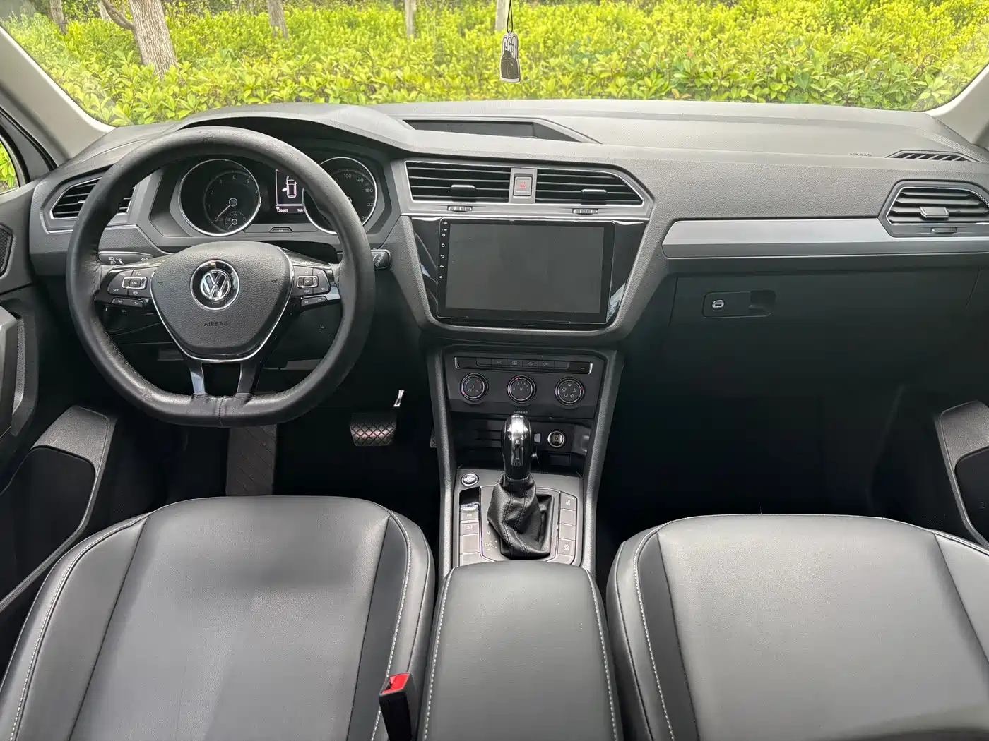 Фото 9 - Volkswagen Tiguan L
