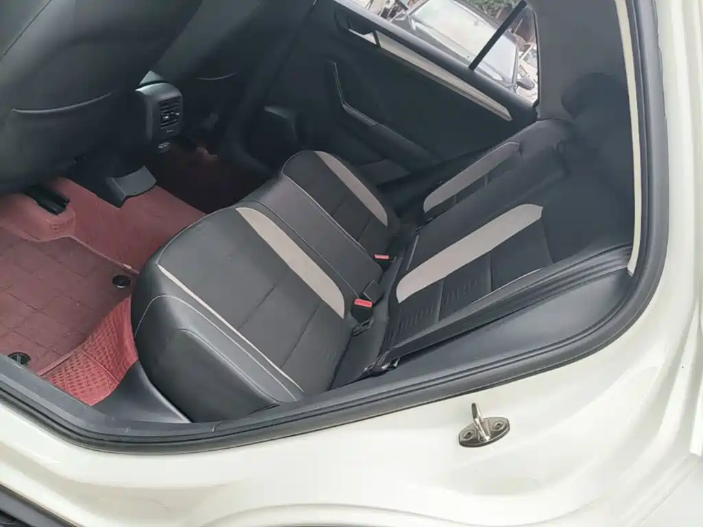 Photo 17 - Volkswagen T-ROC