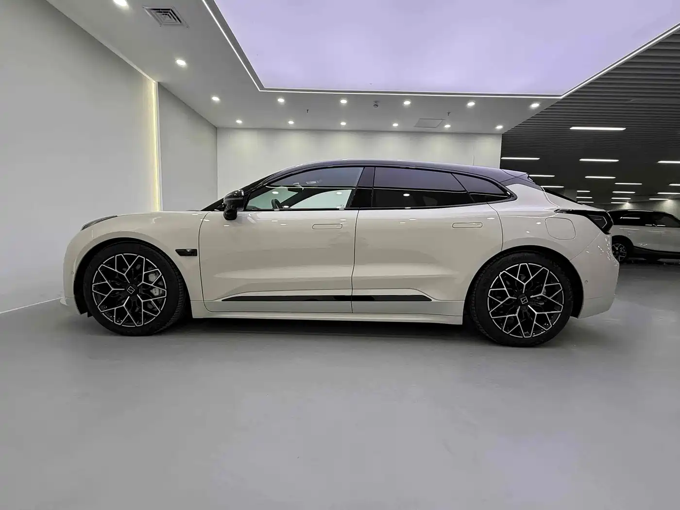 ZEEKR EXTREME KRYPTON 001