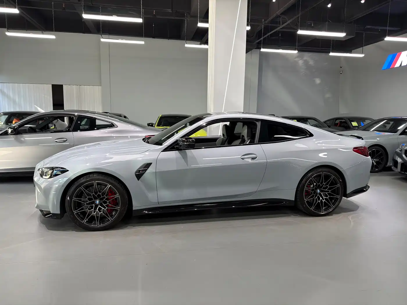 BMW M4 2025 2024 BMW M4 Coupe M xDrive Competition