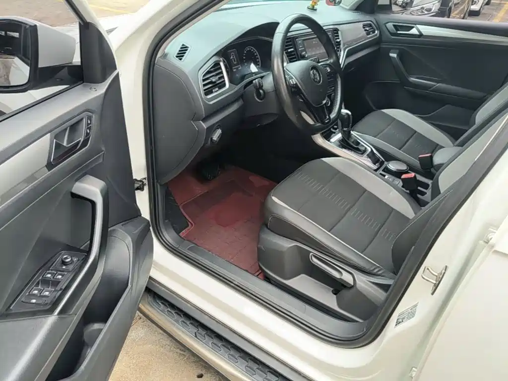 Photo 16 - Volkswagen T-ROC