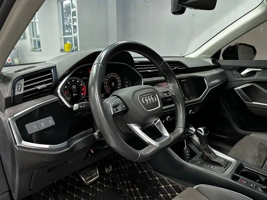 Audi Q3 2022 35 TFSI Fashion Dynamic фото 13