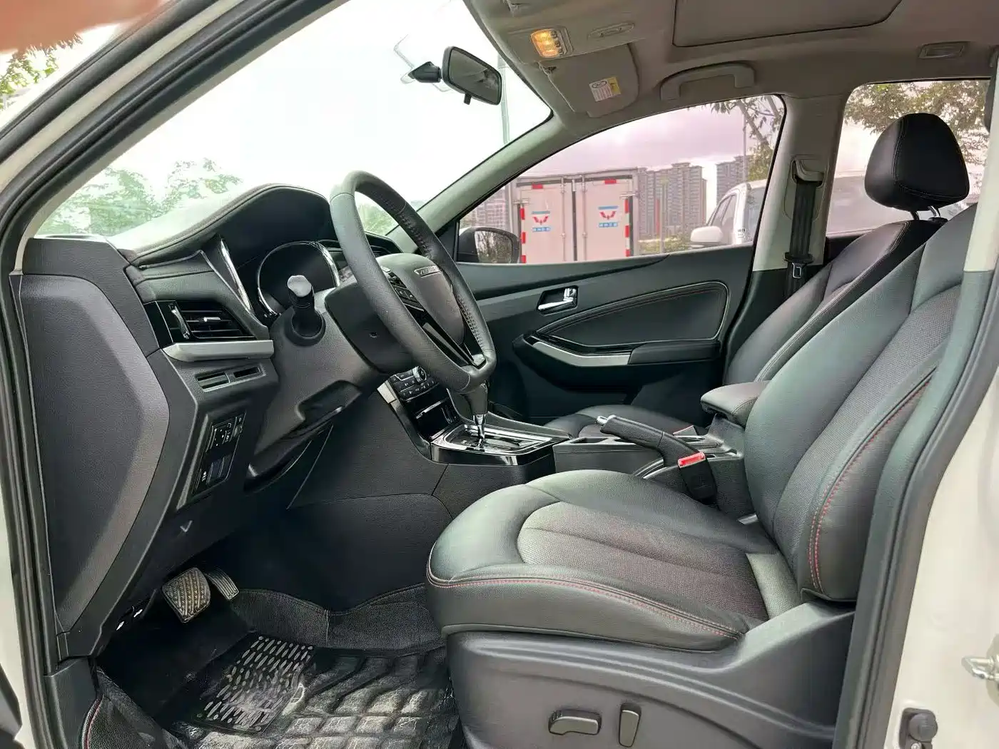 2018 Venucia T70