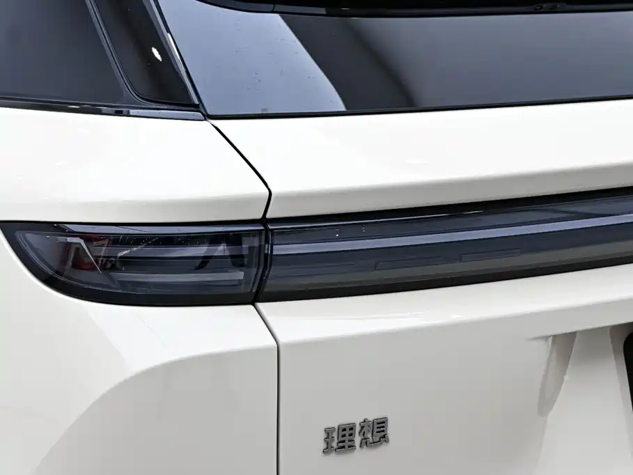 Li Auto i6 2026 2025 2WD Base Model