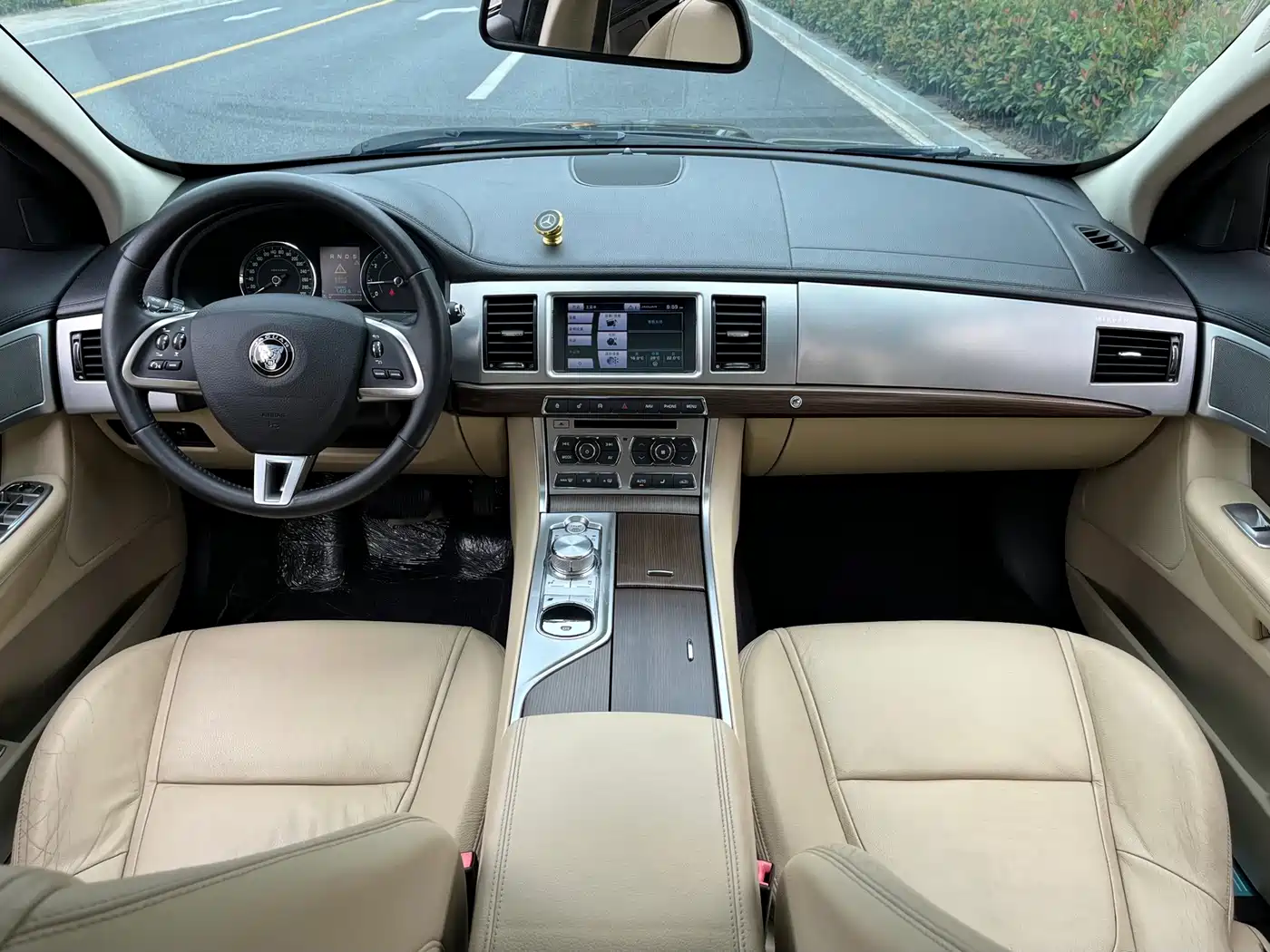 Jaguar XF 2015 2015 XF 2.0T Style Edition