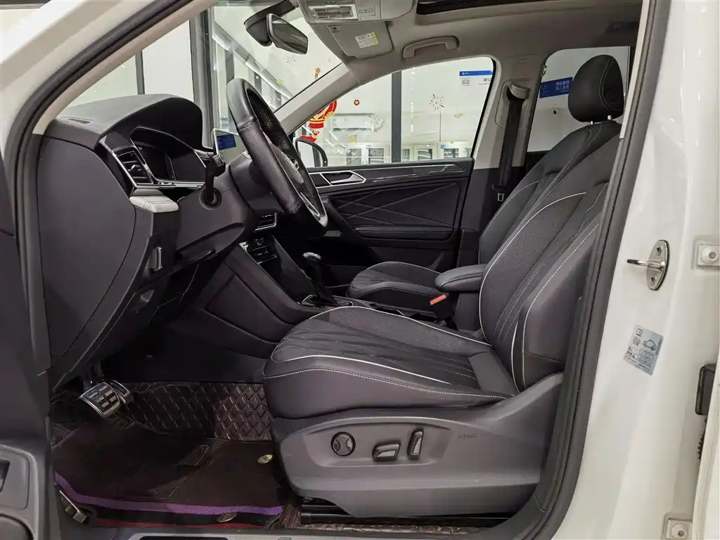 Volkswagen Tiguan L 2022 330TSI Auto 2WD R-Line Premium Edition фото 10