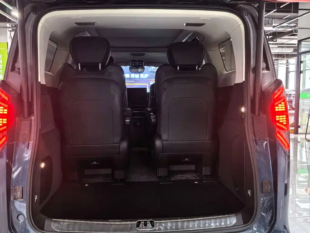 Geely Galaxy Yizhen L380 2025 2024 116kWh 6-Seater 2WD Pro