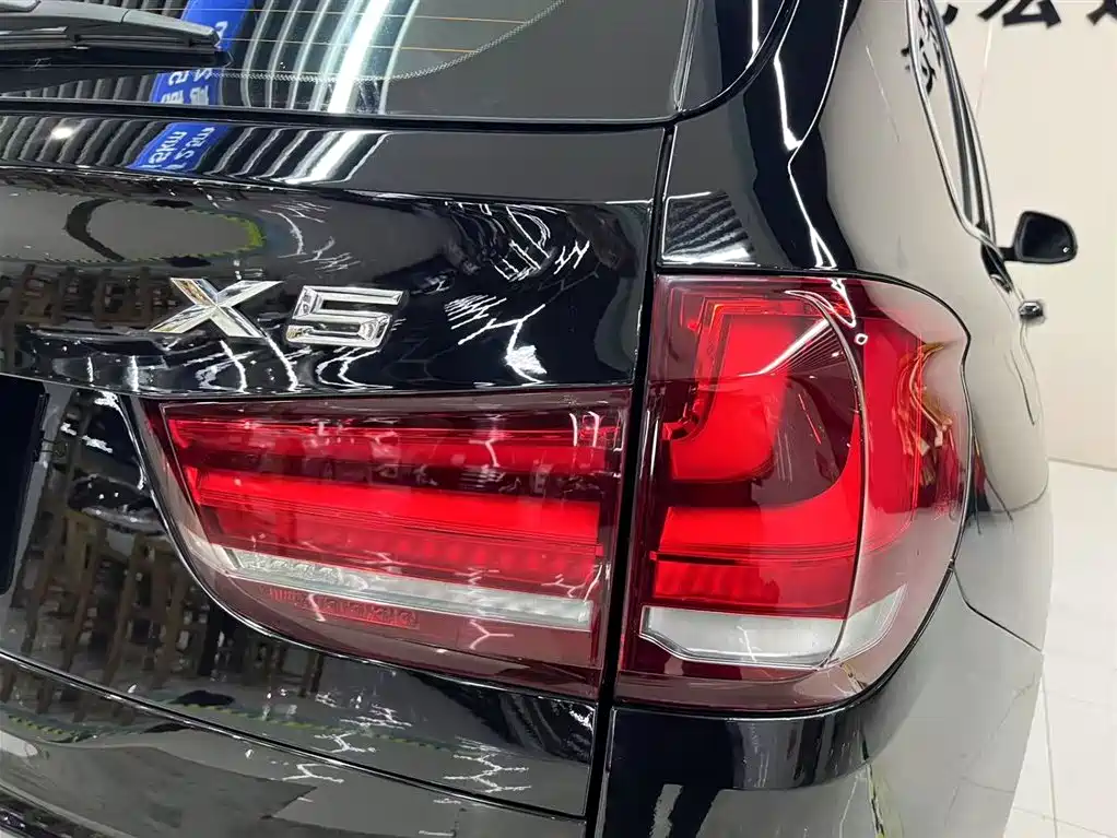 BMW X5 (Import) 2018 xDrive35i Elegant Model фото 14