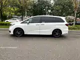 Photo 17 - Honda Odyssey