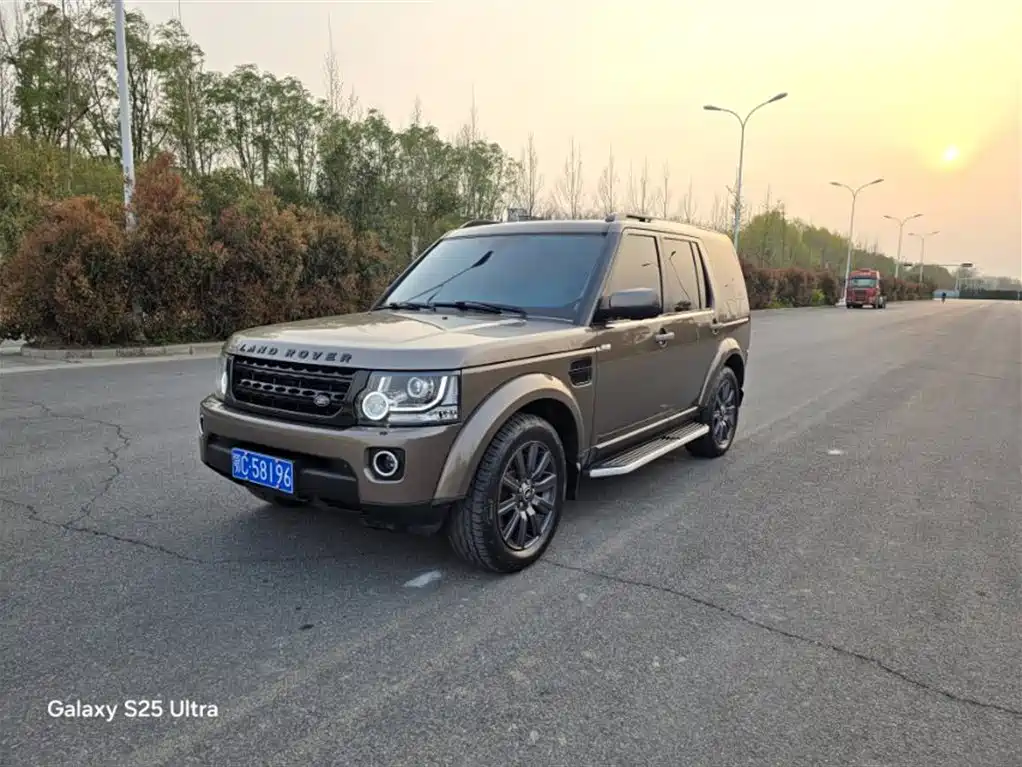 Land Rover Discovery 2012 5.0 V8 HSE фото 2
