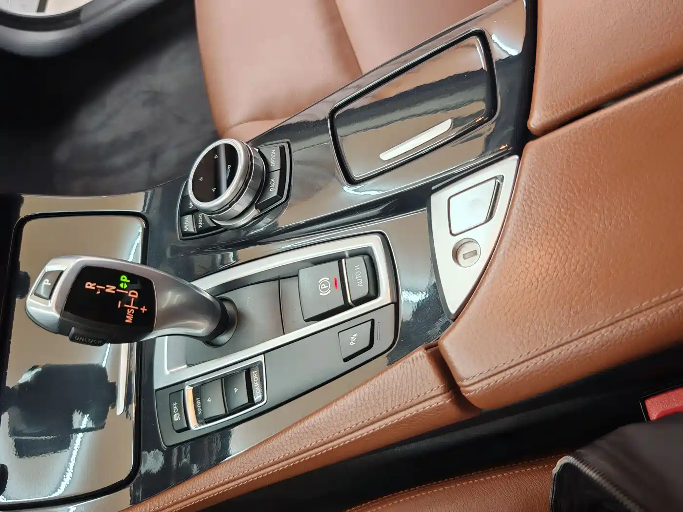 BMW 5 Series 2017 520Li Classic Edition фото 13