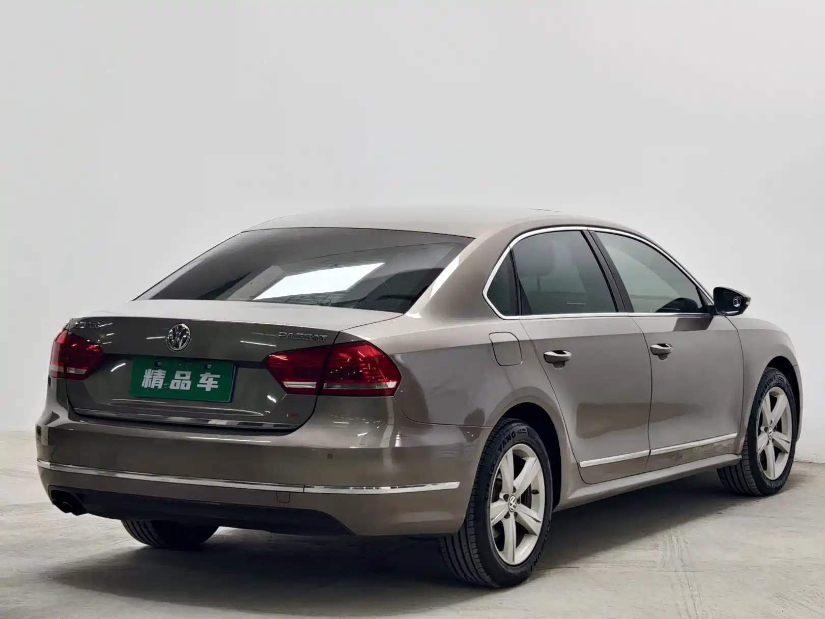 Фото 4 - Volkswagen Passat