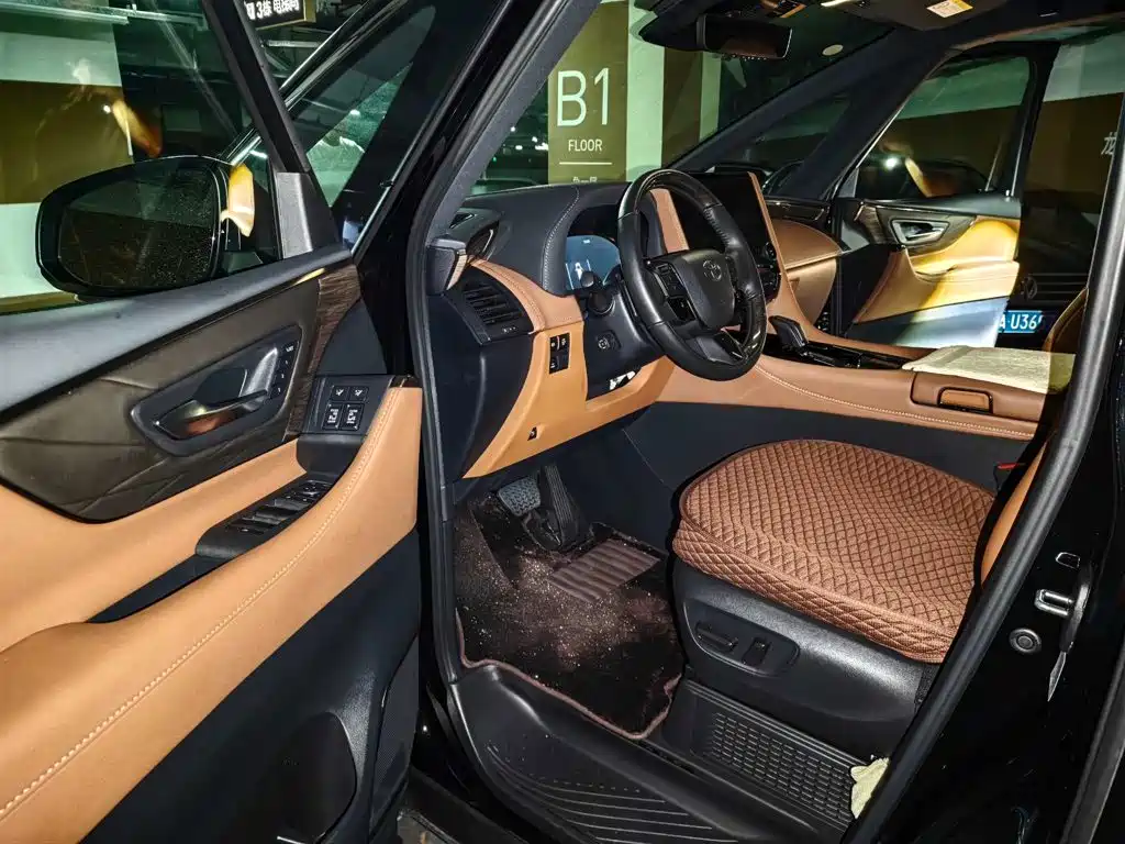 Toyota Vellfire 2025 2024 Crown Hybrid 2.5L Premium Edition