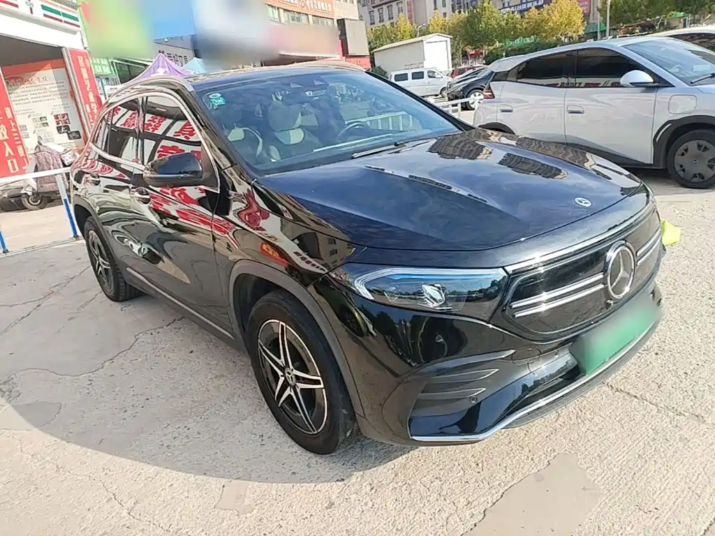 صورة 4 - Mercedes-Benz EQA