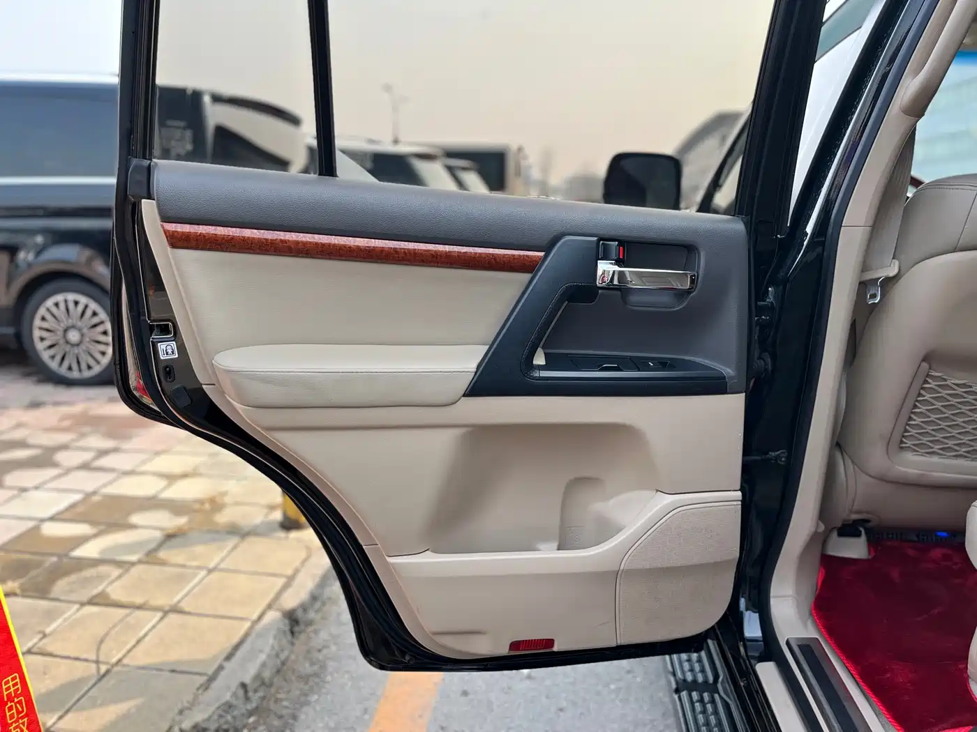 Toyota Land Cruiser (Import) 2015 4.0L V6 Middle East Limited Edition фото 18