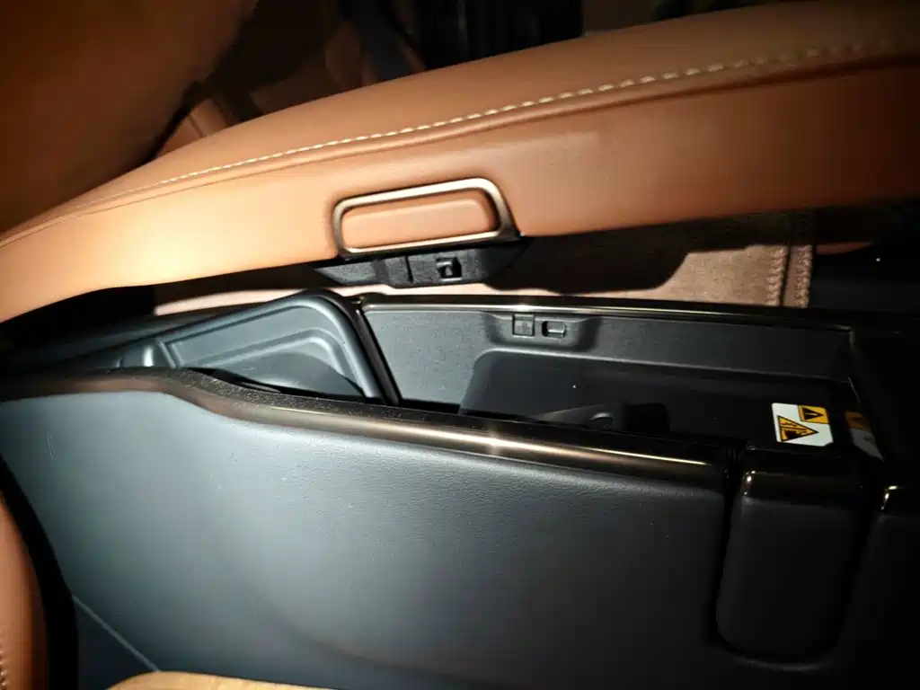 Toyota Vellfire 2025 2024 Crown Hybrid 2.5L Premium Edition