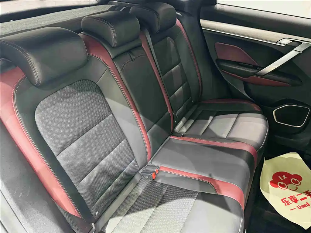 Фото 29 - Geely Coolray