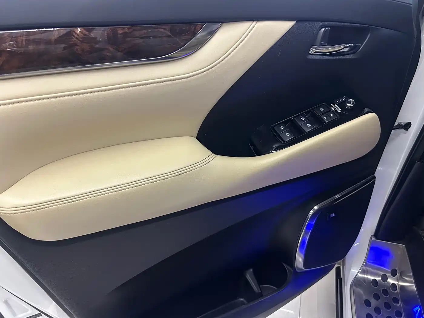 Toyota Alphard 2018 Facelift 3.5L Luxury Edition фото 20
