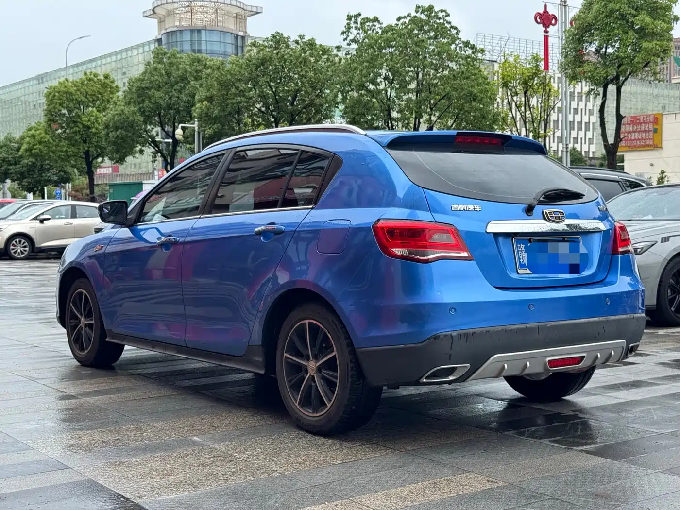 Фото 5 - Geely Emgrand