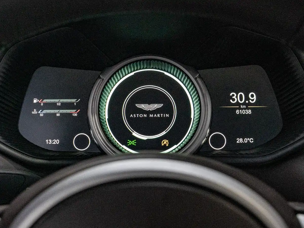 Aston Martin DB11 2018 2017 4.0T V8