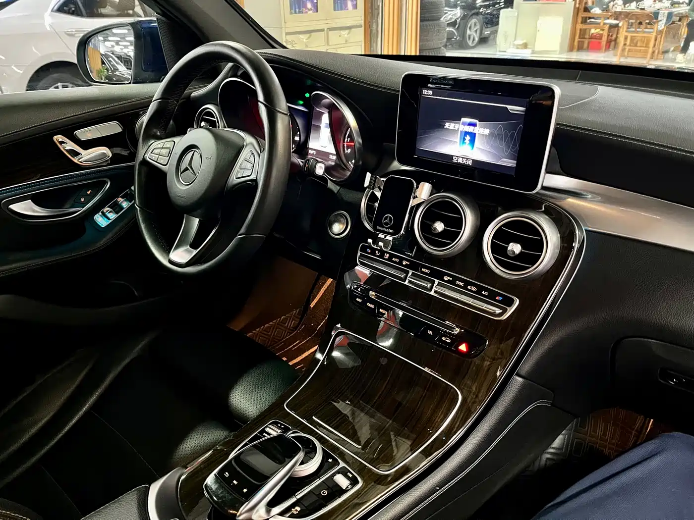 Mercedes-Benz GLC 2019 GLC 260 4MATIC Dynamic фото 16