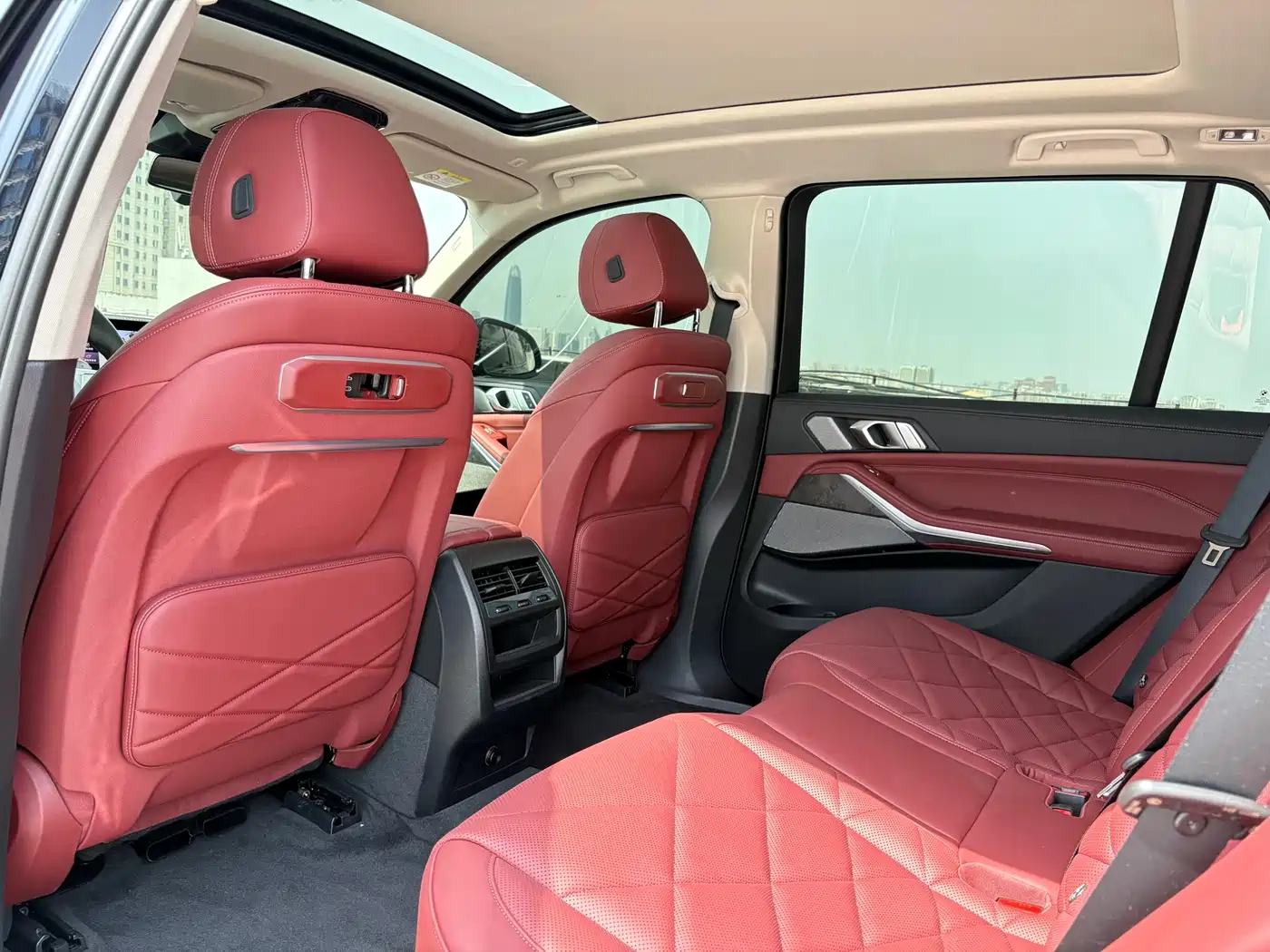BMW X5 2025 Model xDrive 30Li Exclusive M Sport Blackout Package фото 8
