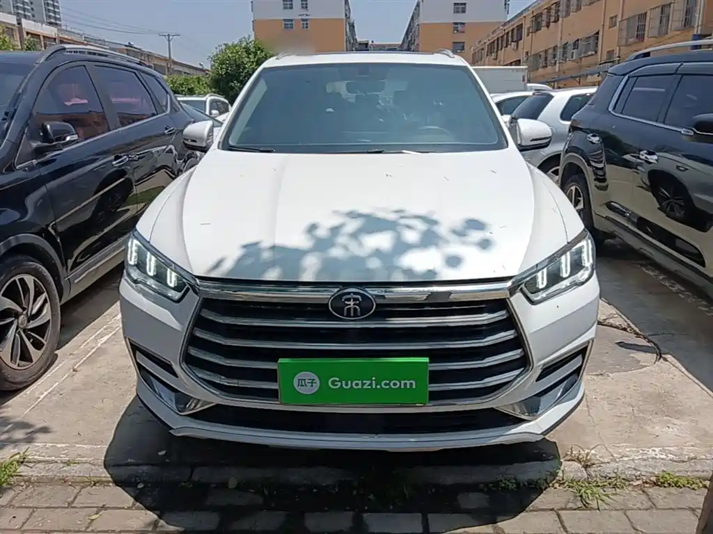 Photo 3 - BYD Song Pro
