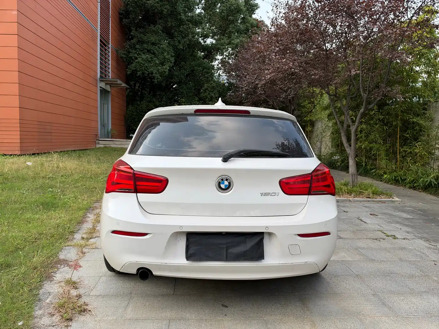 BMW 1 Series (Import) 2016 2015 120i Leading