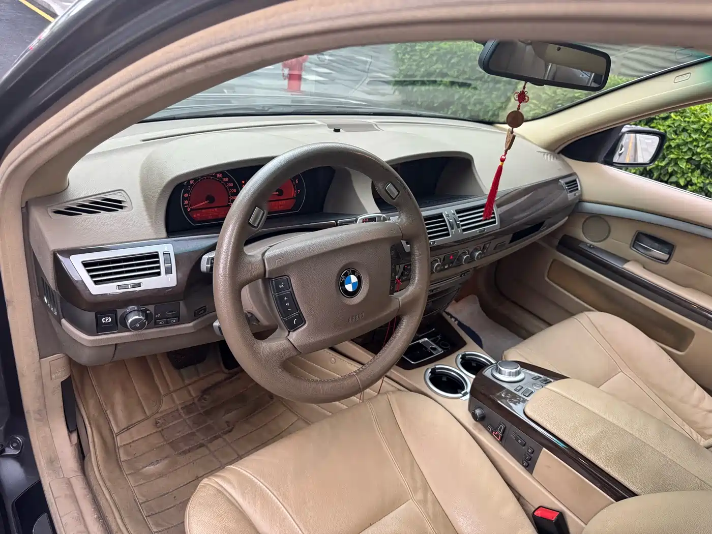 Photo 4 - BMW 7 Series